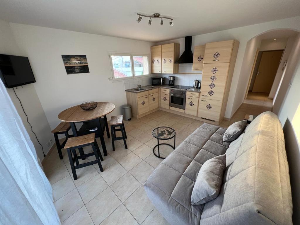 Plein Sud, Bel Appartement 20 Metres De La Plage La Capte Йер Экстерьер фото