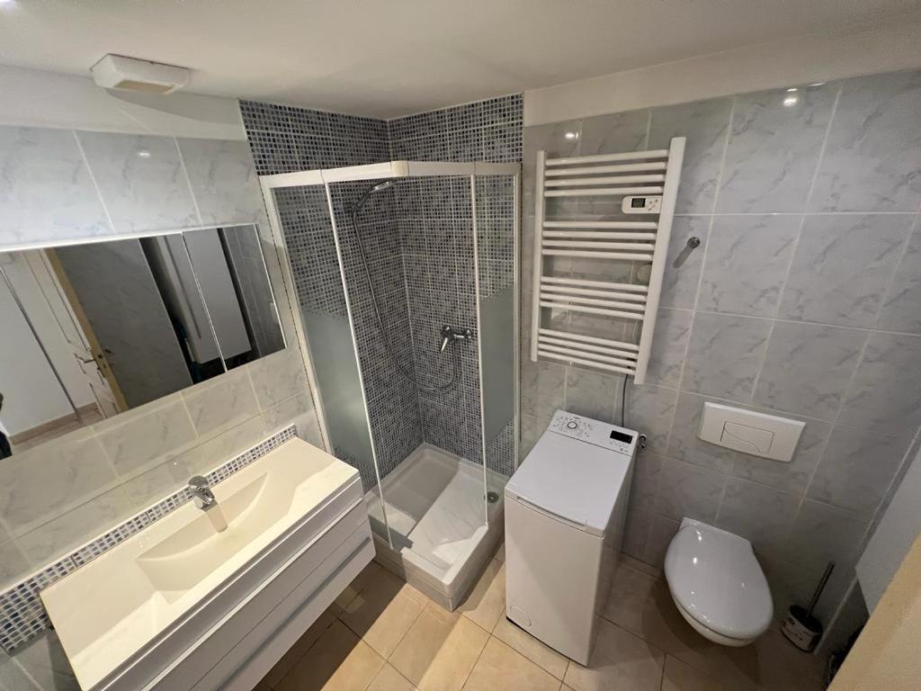 Plein Sud, Bel Appartement 20 Metres De La Plage La Capte Йер Экстерьер фото
